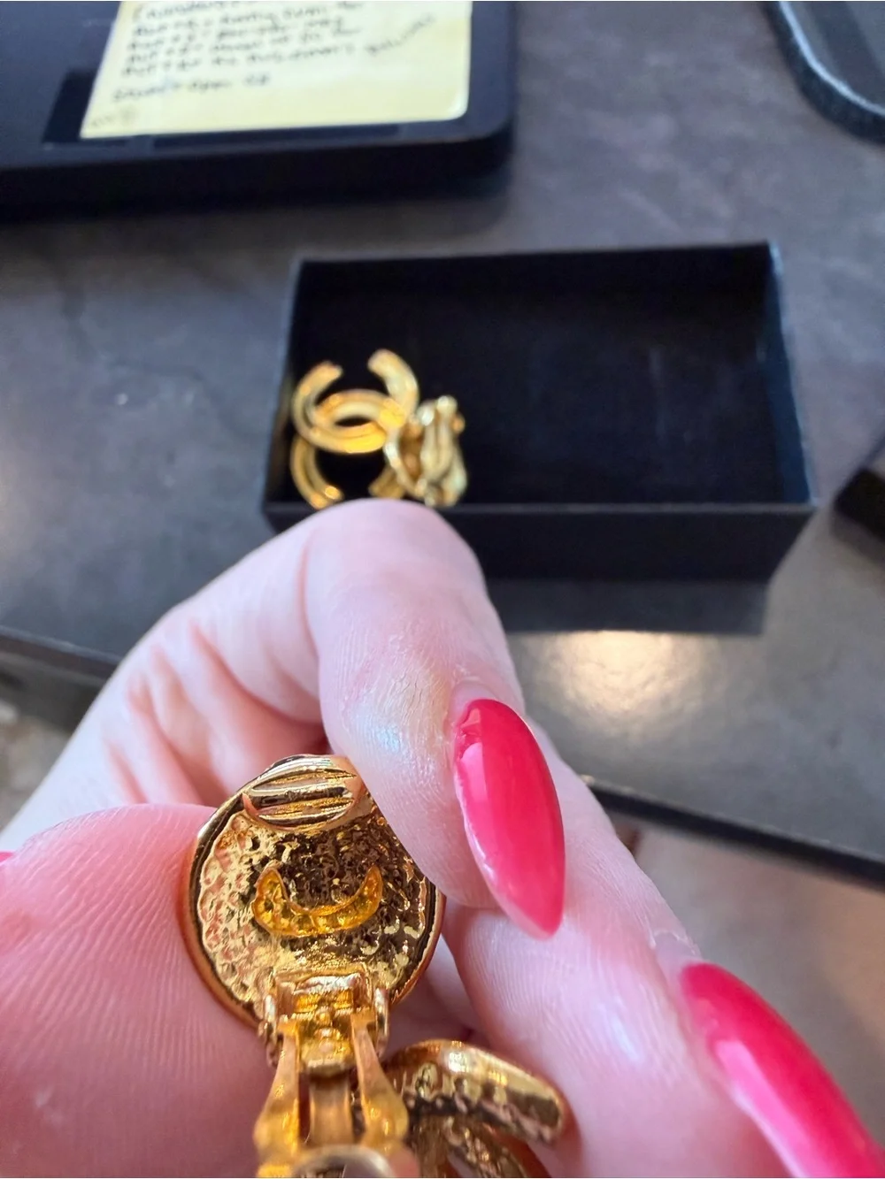 CHANEL vintage 1995 Gold Interlocking CC Clip Earrings
